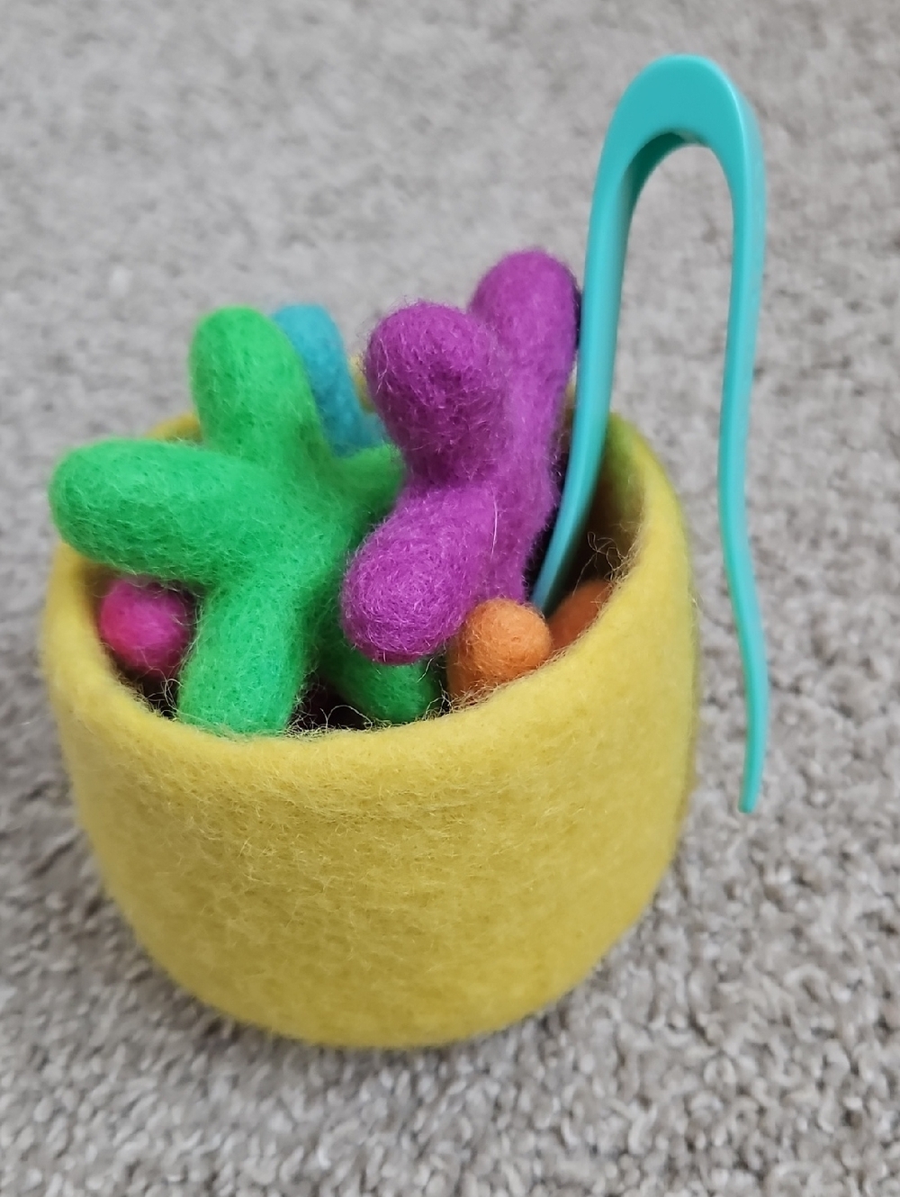 Lovevery Felt Sorting Bowl Set